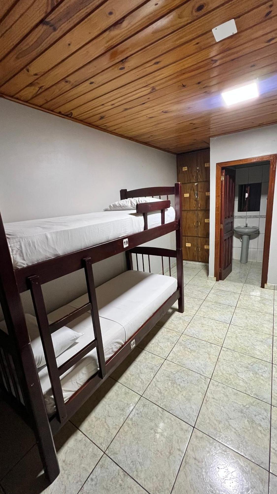 Hostel Peter Pan Puerto Iguazú Kültér fotó